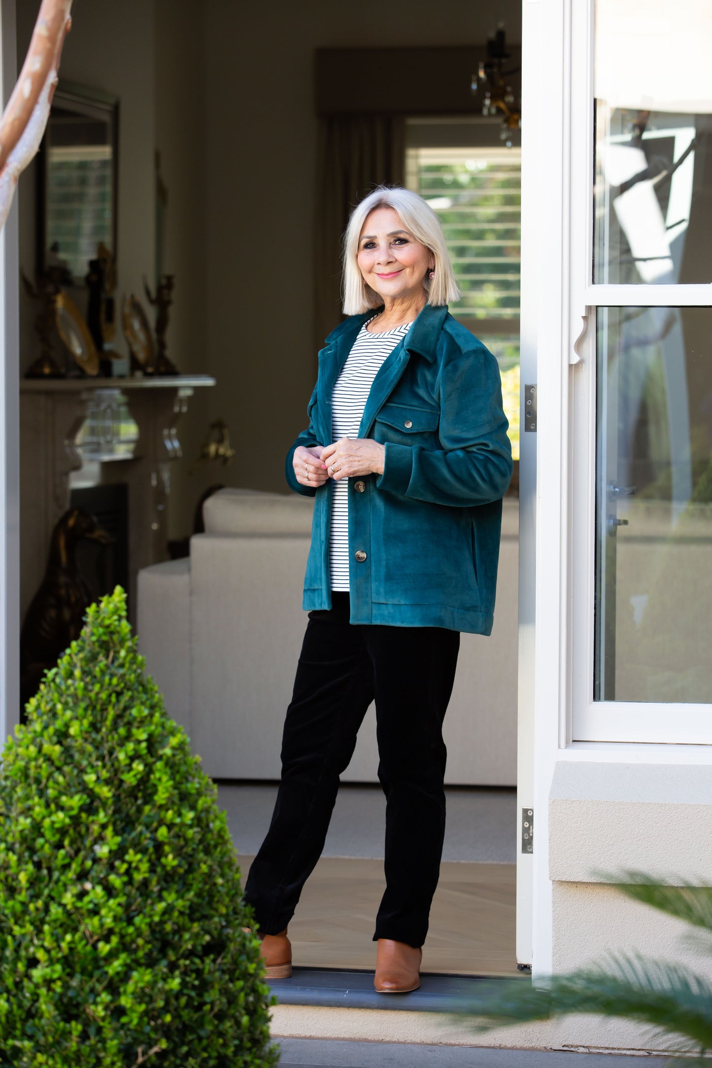 Velvet -Touch stretch cord jacket - 9232 Green