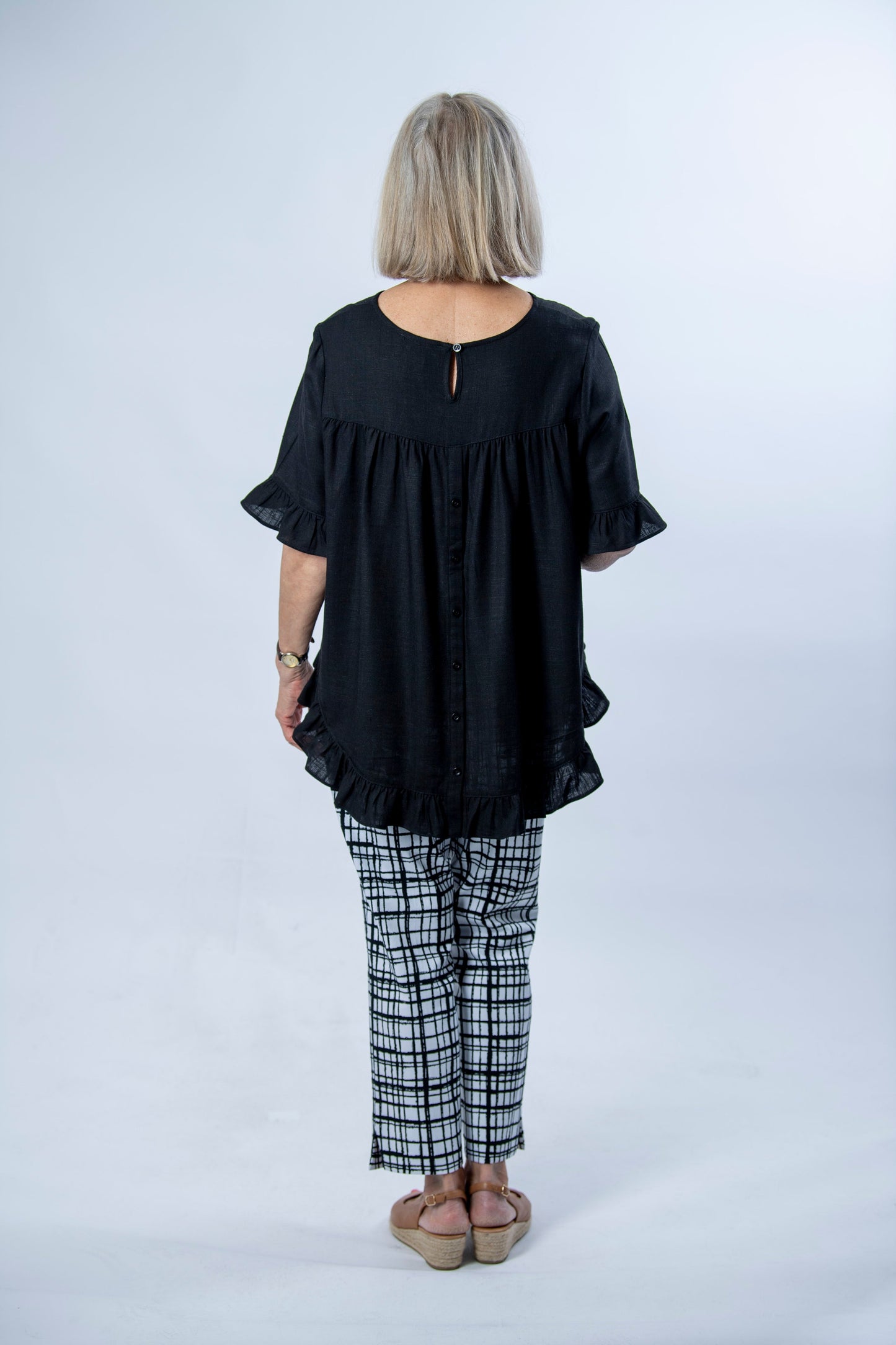 Linen Blend Short sleeve top with ruffle sleeve and hem edge finish #493 - Black