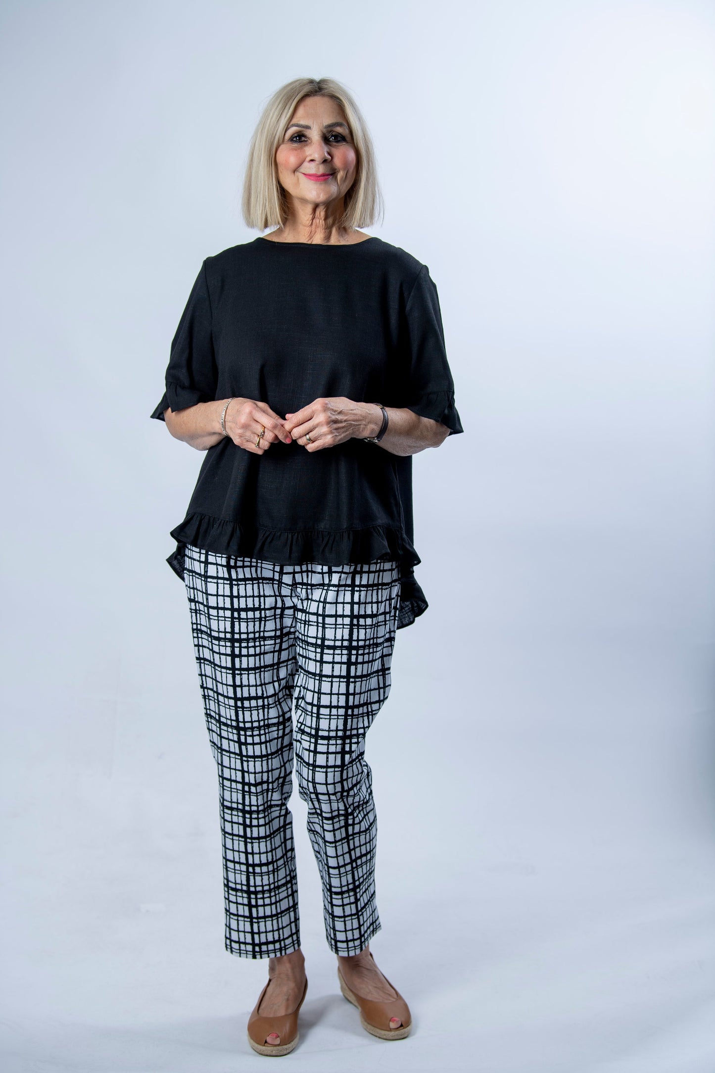 Linen Blend Short sleeve top with ruffle sleeve and hem edge finish #493 - Black