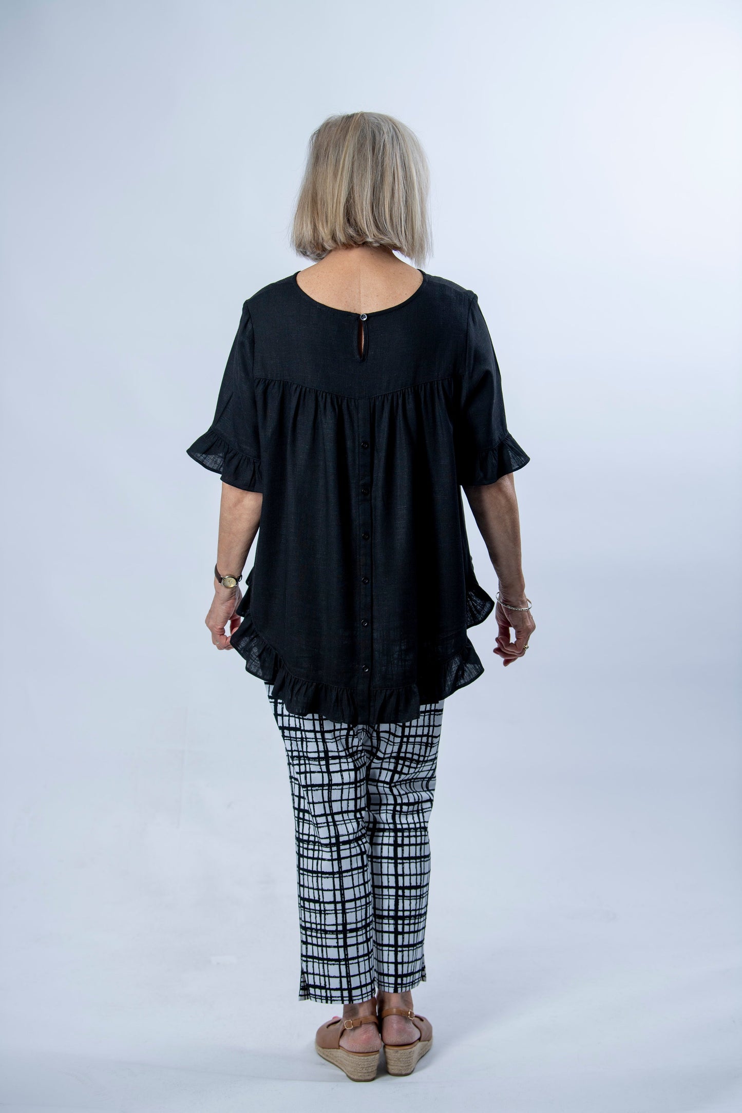 Linen Blend Short sleeve top with ruffle sleeve and hem edge finish #493 - Black