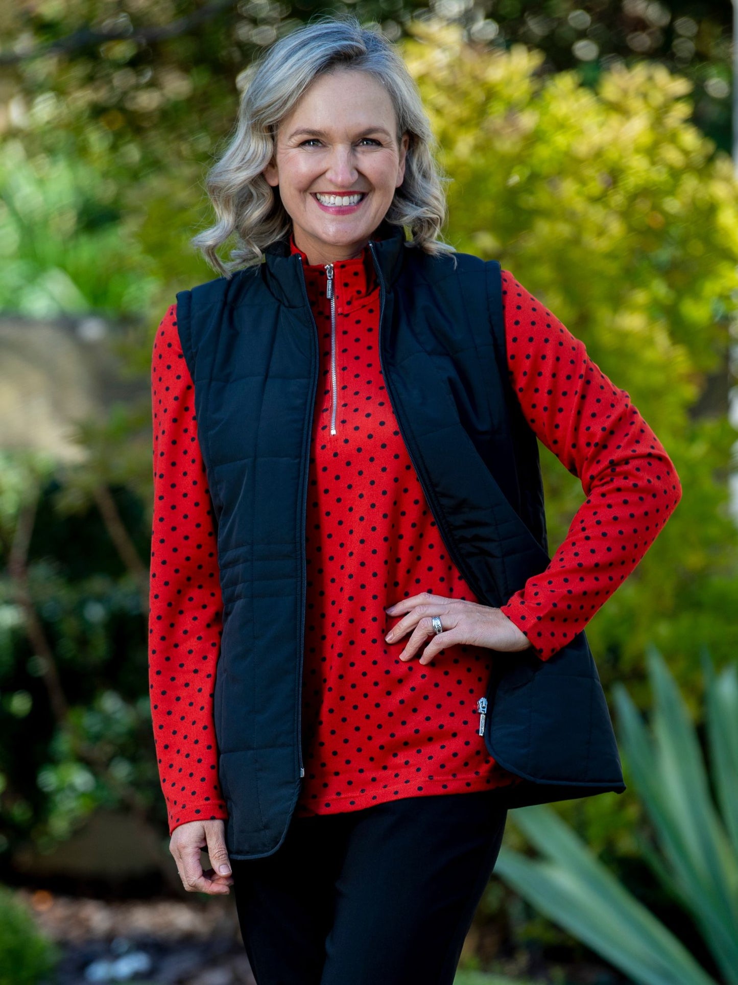 Quilted vest with detail stitching at waist #2412 Navy