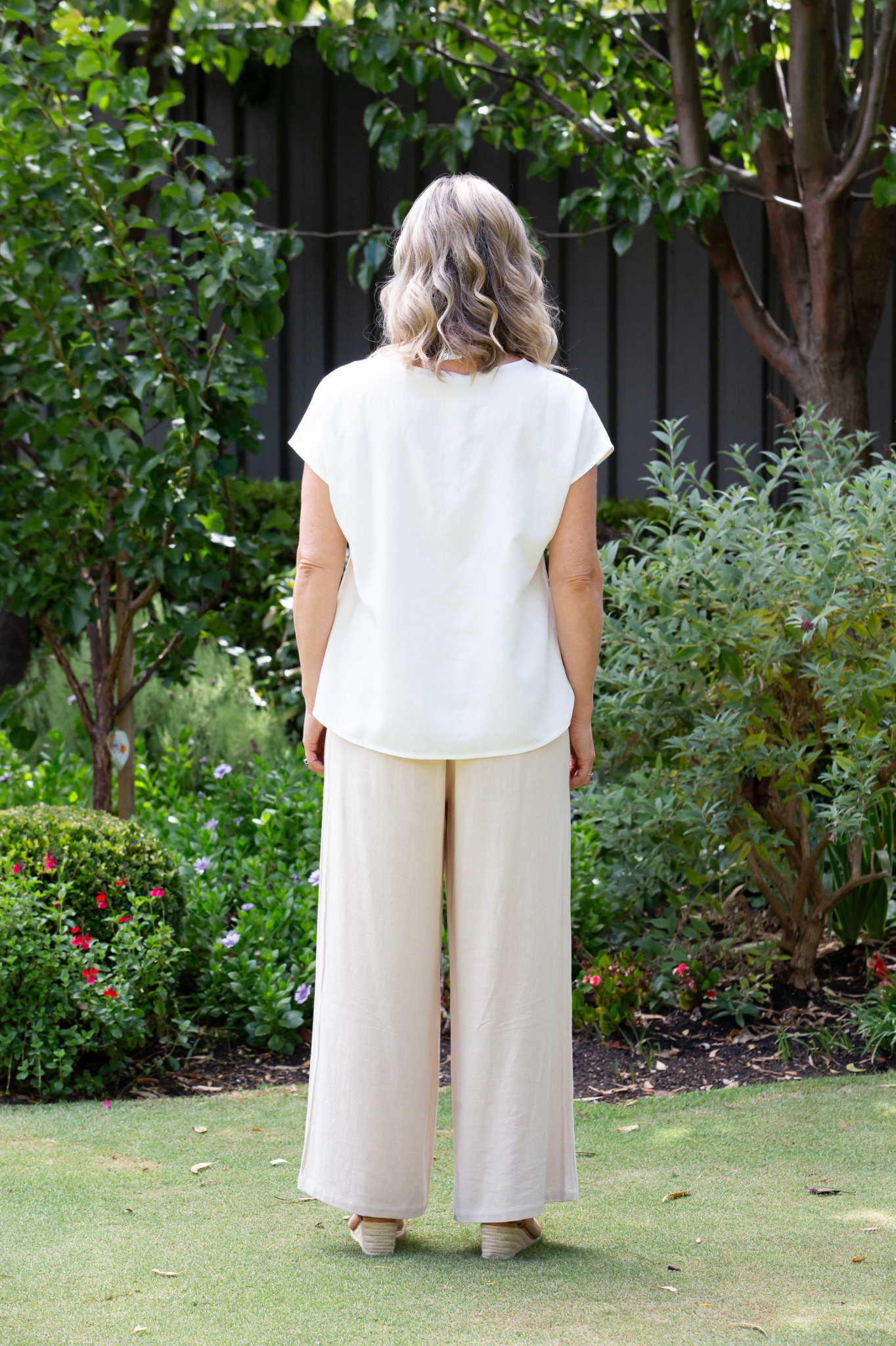 Tencel Linen Extended Cap Sleeve Textured Jacquard Scoop Hem Top #613 - White