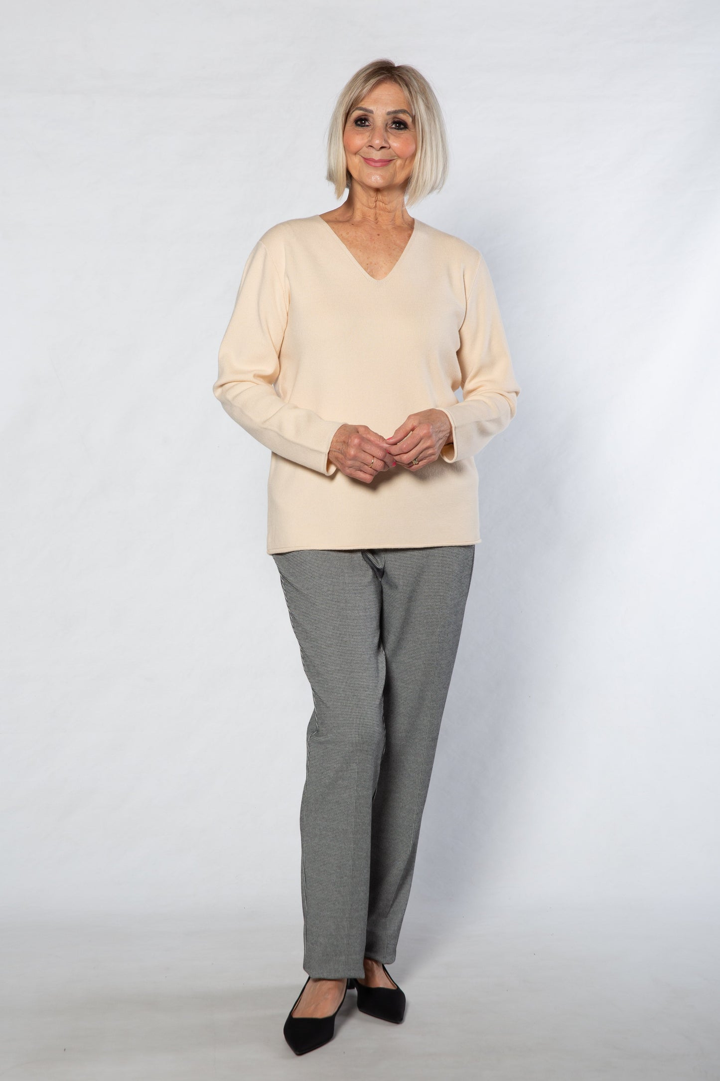 Fine gauge v-neck sweater #5117 - NATURAL