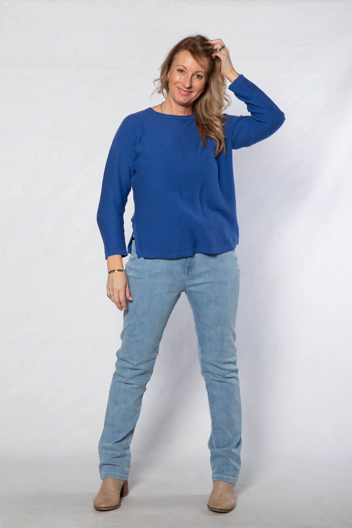 Fine gauge round neck sweater #5603 - BLUE