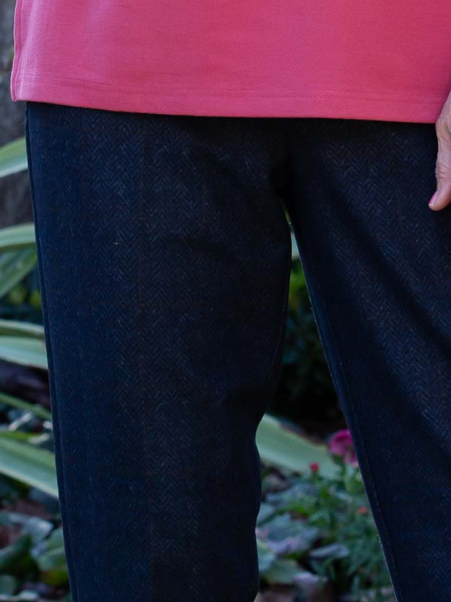 Fine Herringbone Straight leg Pull-on  Capri Pant #6158 Navy