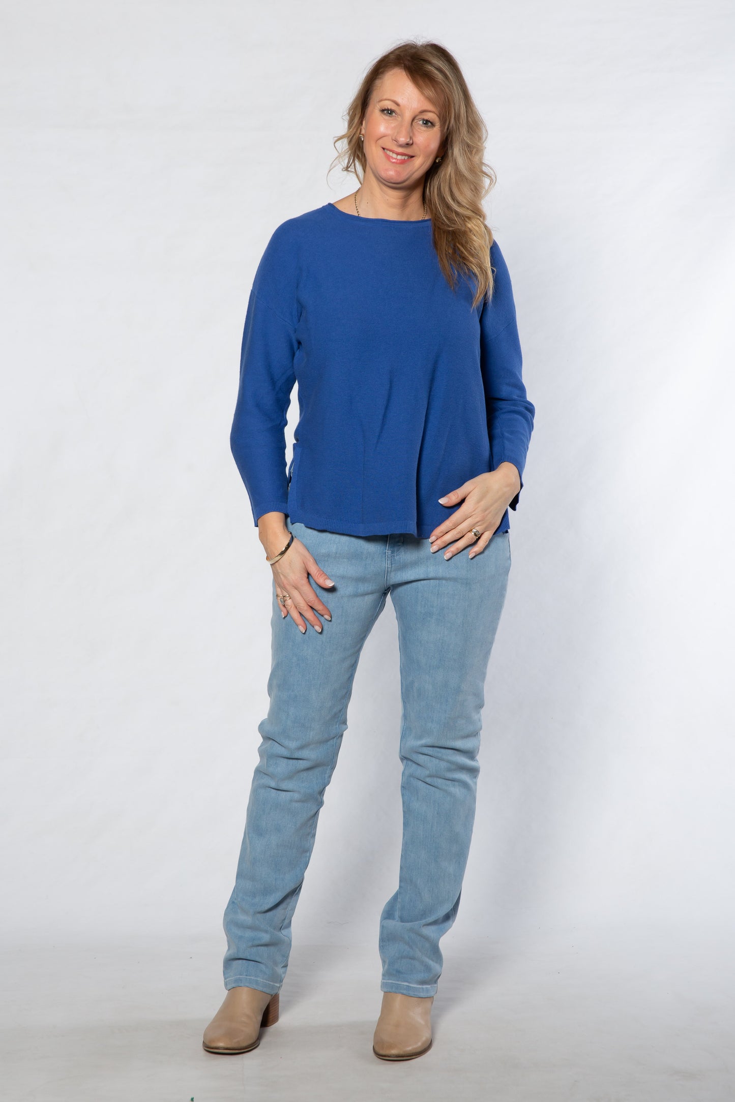 Fine gauge round neck sweater #5603 - BLUE