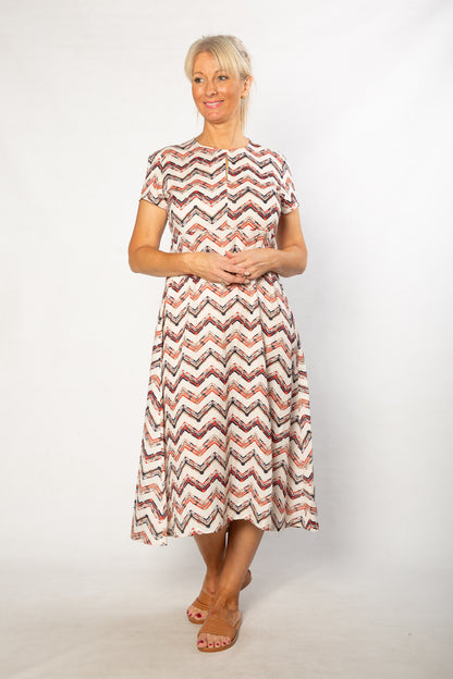 Cotton blend Kehole zig zag print  Dress with short sleeve 7250 Paprika