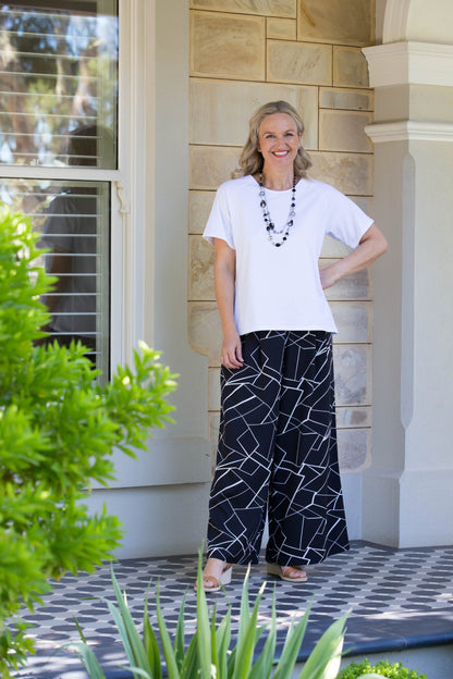 Relaxed Wide Leg, 7/8 length Printed Pant with pockets #6200 - Black