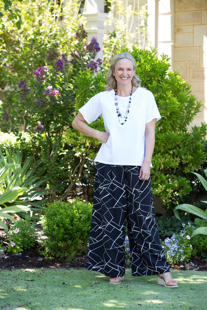 Relaxed Wide Leg, 7/8 length Printed Pant with pockets #6200 - Black