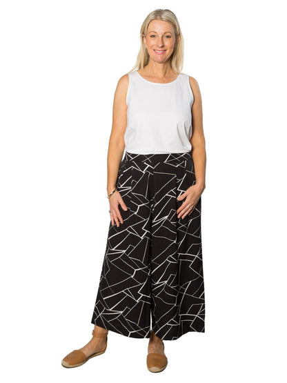 Relaxed Wide Leg, 7/8 length Printed Pant with pockets #6200 - Black